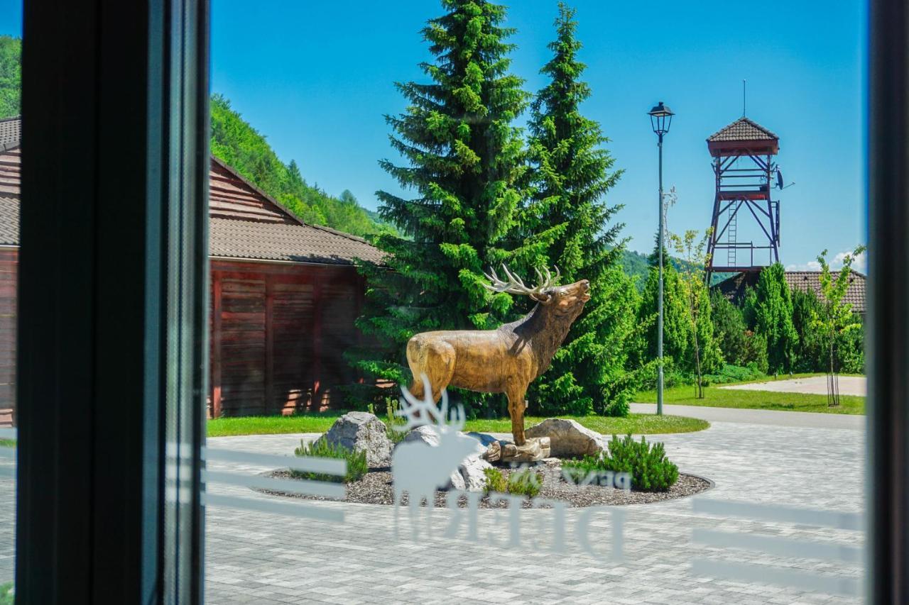 Penzion Deer Valča 外观 照片
