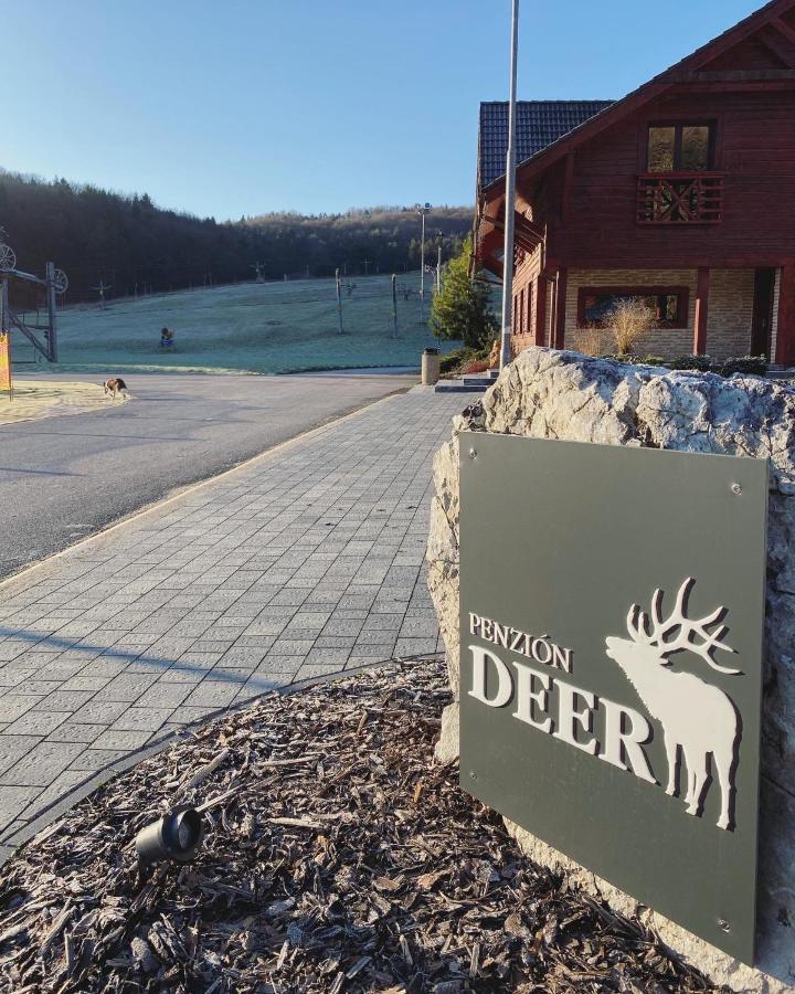 Penzion Deer Valča 外观 照片